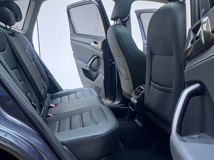 Фото 8 - Volkswagen Tharu