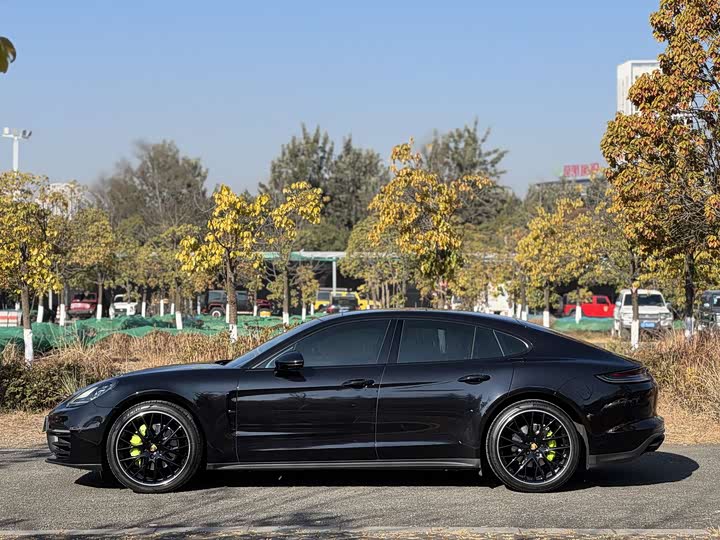 Фото 3 - Porsche Panamera