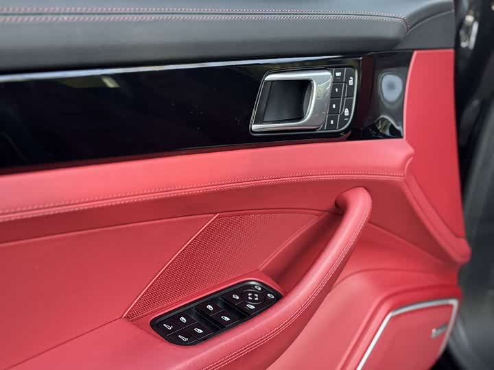 Фото 7 - Porsche Panamera