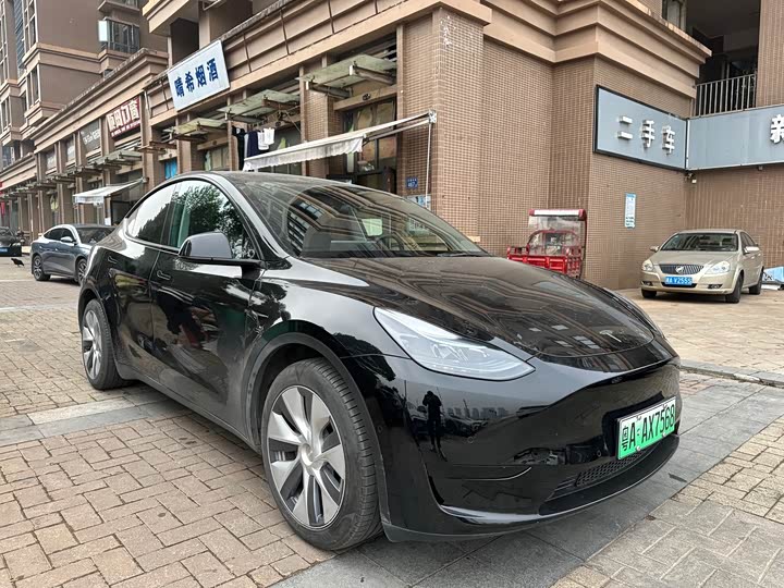 Фото 3 - Tesla Model Y