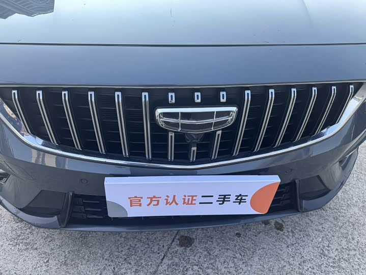 Фото 4 - Geely Preface