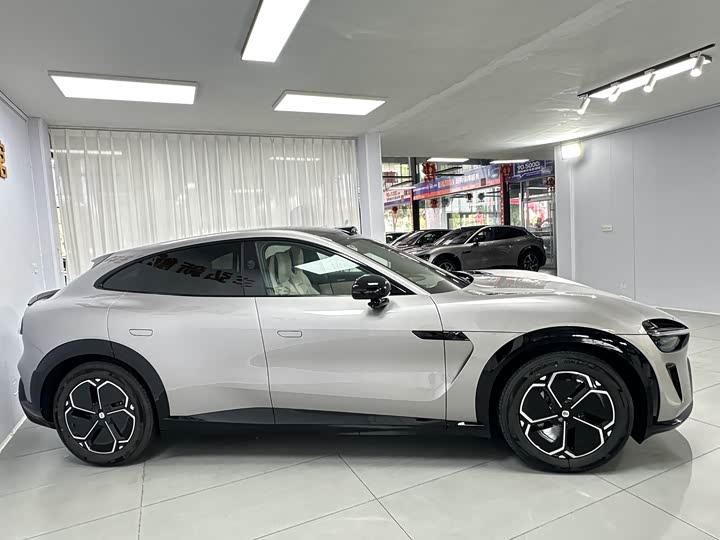 Фото 4 - Xiaomi YU7