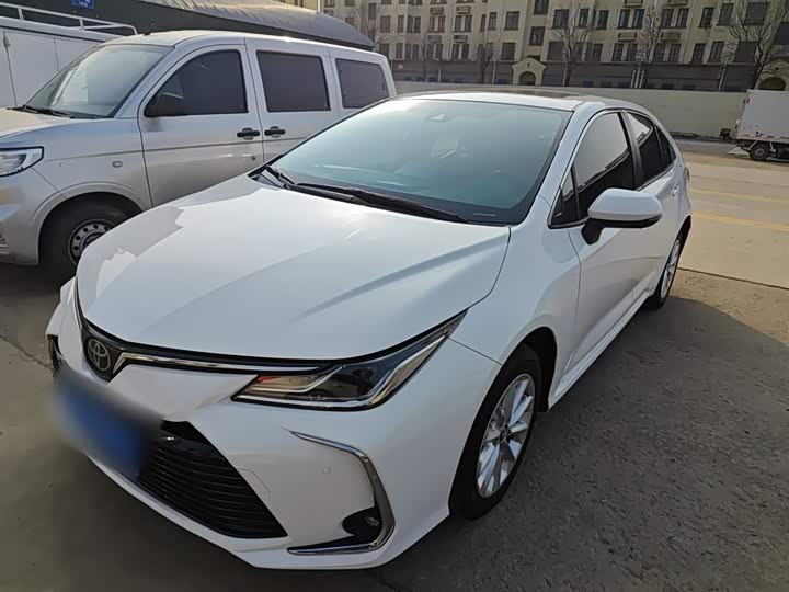 Фото 1 - Toyota Corolla