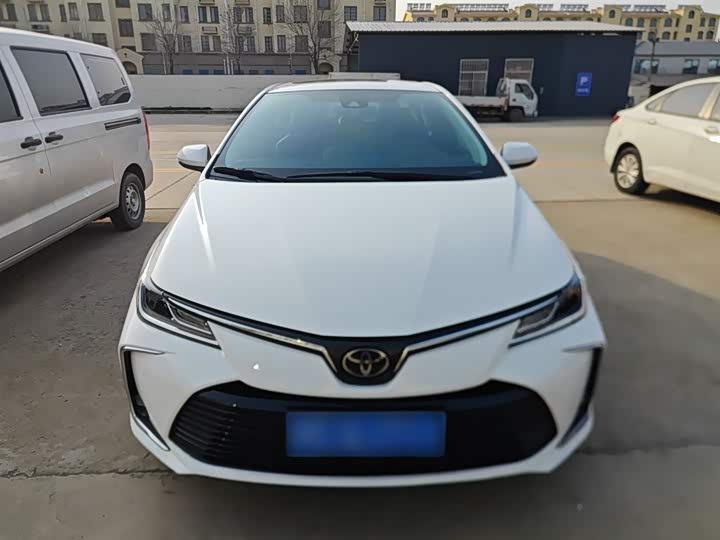 Фото 3 - Toyota Corolla