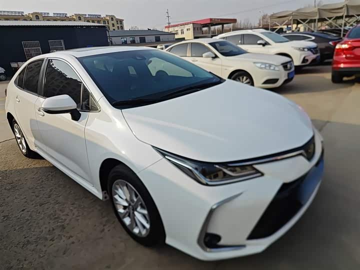 Фото 4 - Toyota Corolla