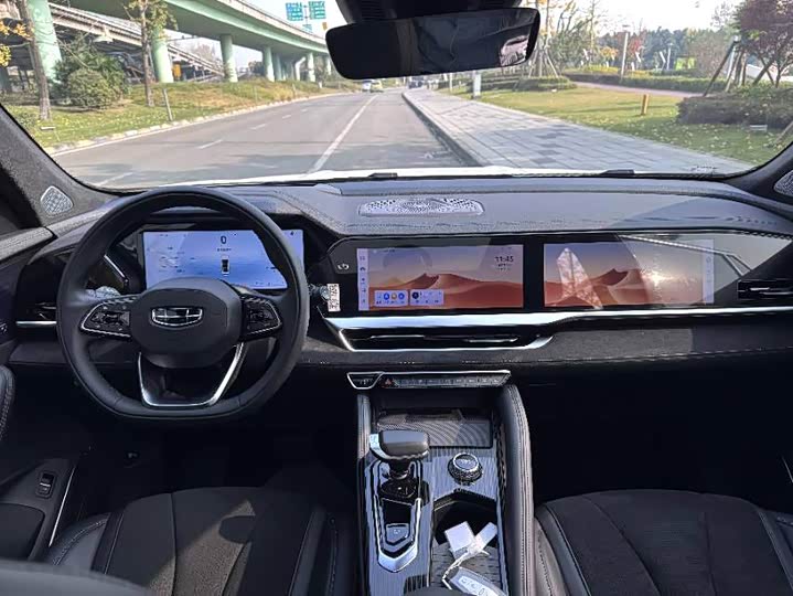 Фото 4 - Geely Monjaro