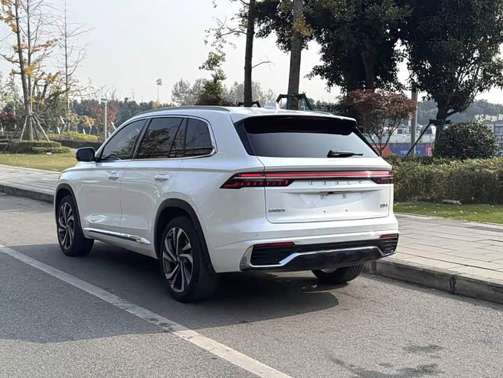 Фото 6 - Geely Monjaro