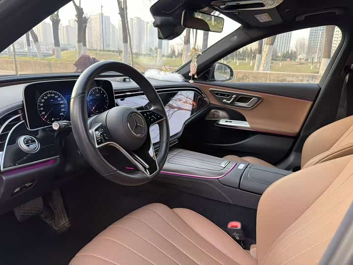 Фото 7 - Mercedes-Benz E-Class