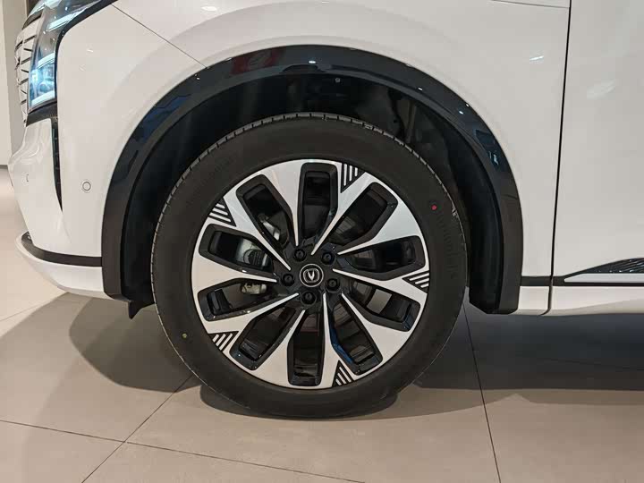 Фото 4 - Changan CS75 Plus