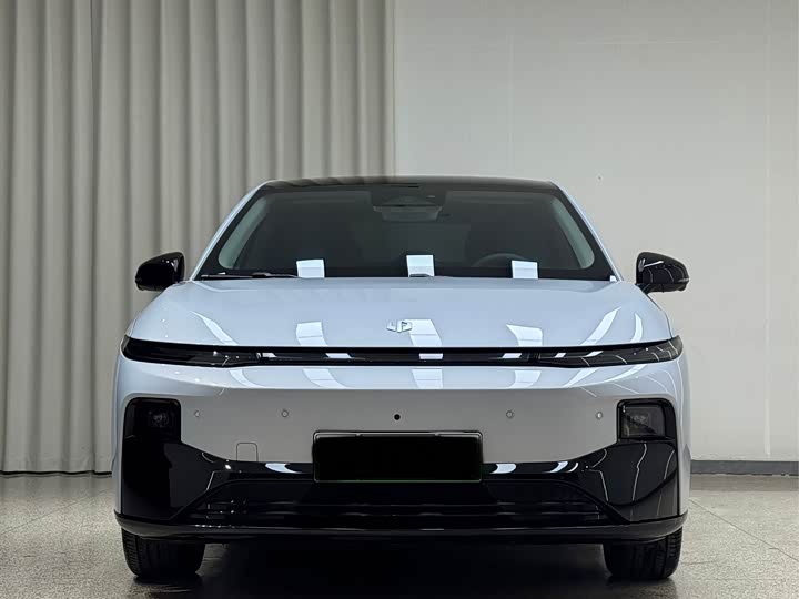 Фото 2 - Leapmotor B01