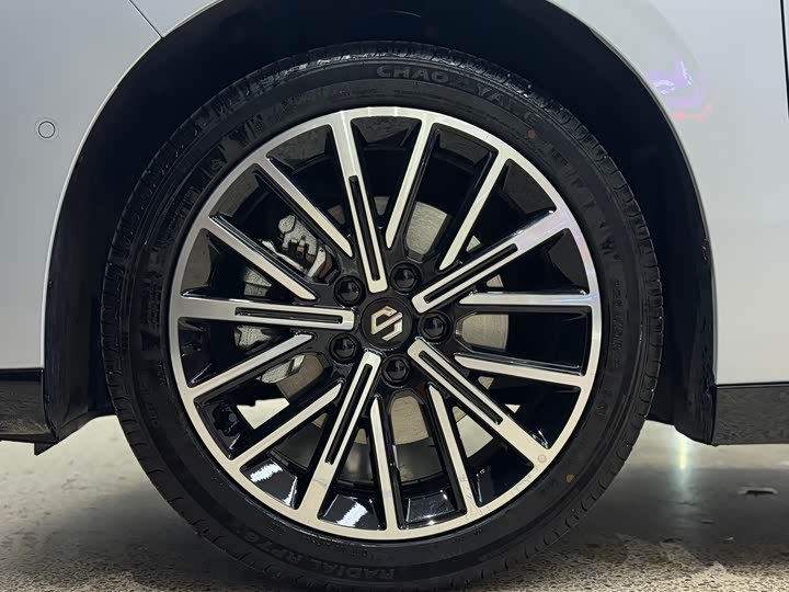 Фото 8 - Leapmotor B01