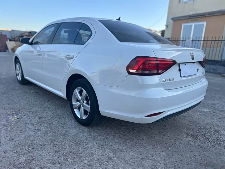 Фото 8 - Volkswagen Lavida