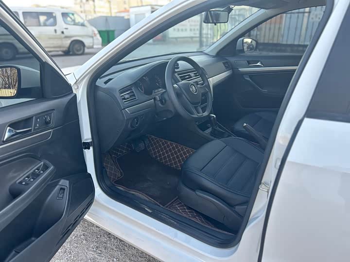 Фото 9 - Volkswagen Lavida