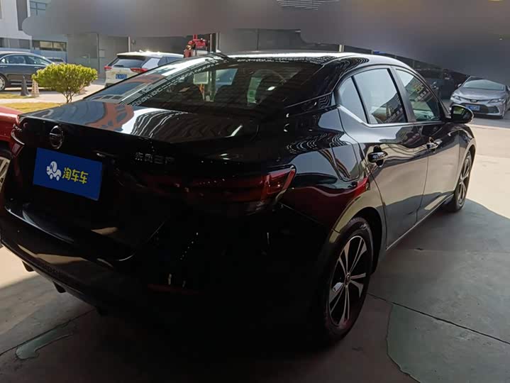 Фото 3 - Nissan Sylphy