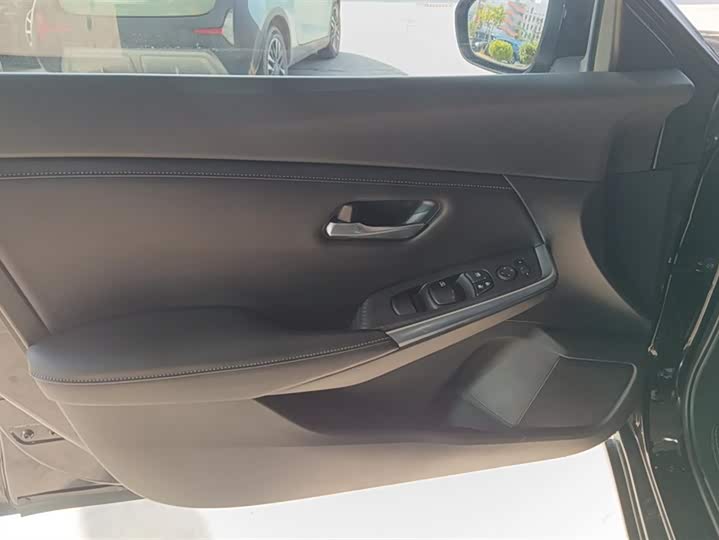 Фото 7 - Nissan Sylphy