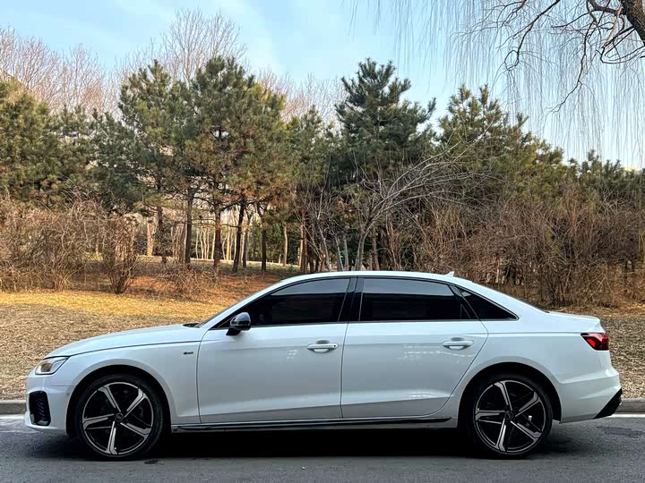 Фото 3 - Audi A4L