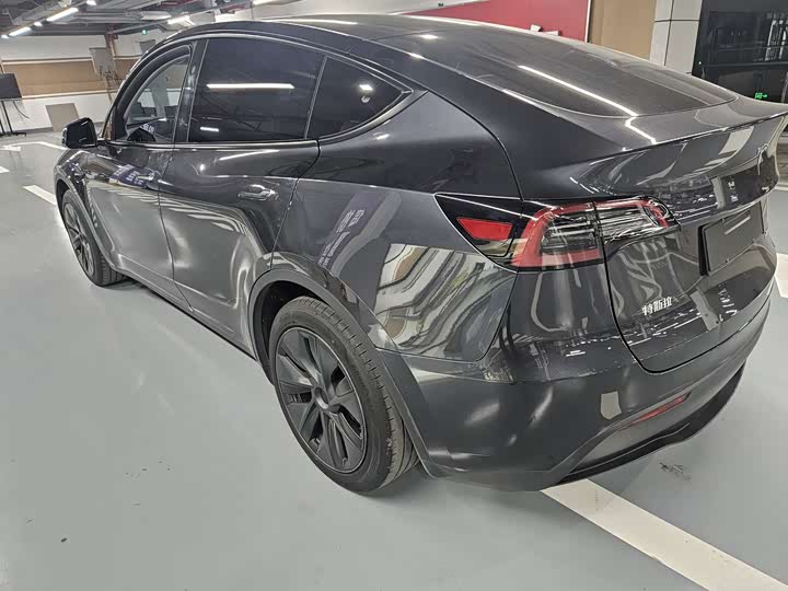 Фото 6 - Tesla Model Y