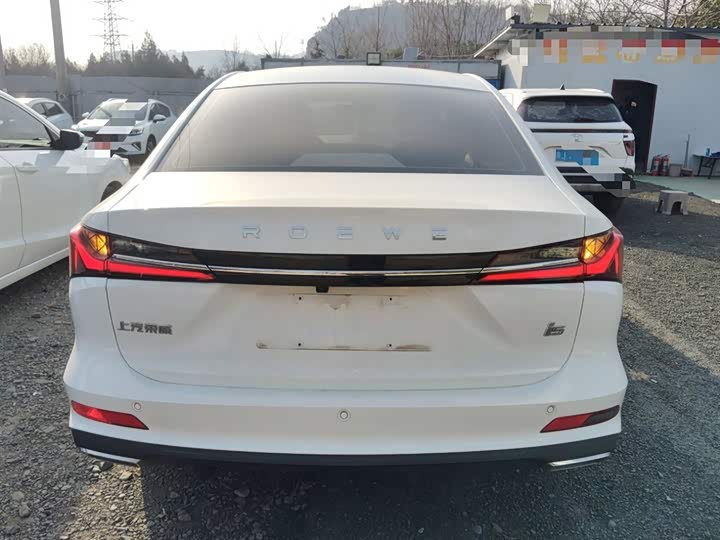 Фото 6 - Roewe i5