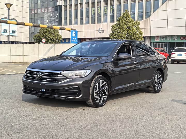 Фото 1 - Volkswagen Sagitar L