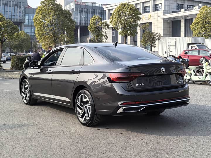 Фото 4 - Volkswagen Sagitar L