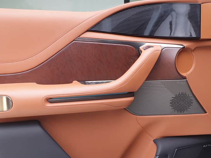 Фото 6 - BYD Yangwang U8