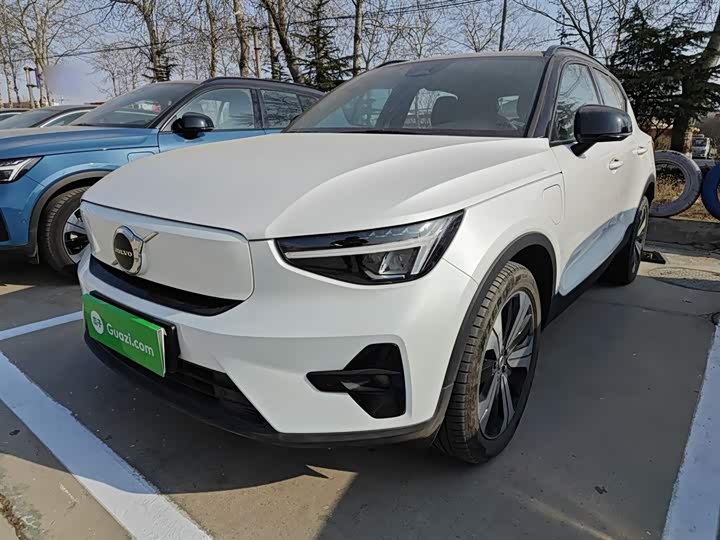 Фото 2 - Volvo XC40 EV