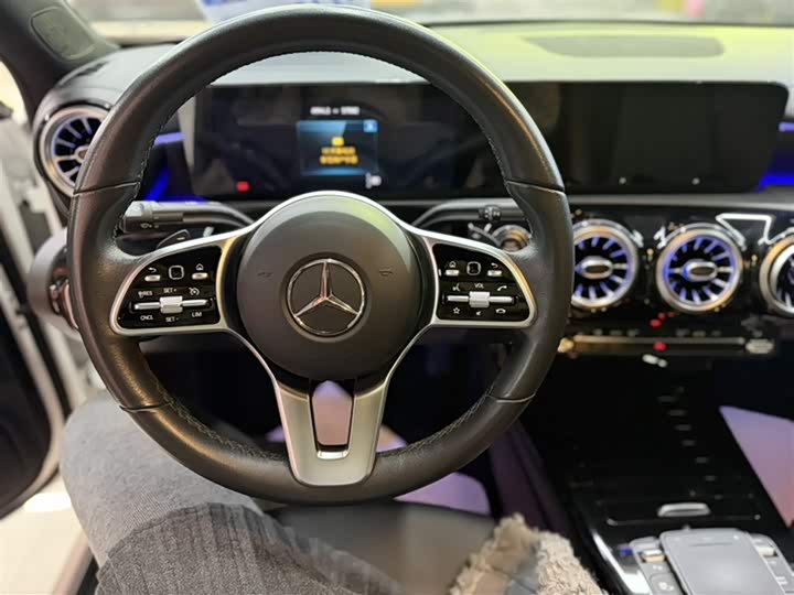 Фото 5 - Mercedes-Benz A-Class