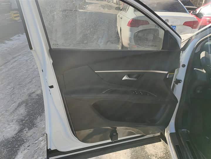 Фото 7 - Peugeot 4008