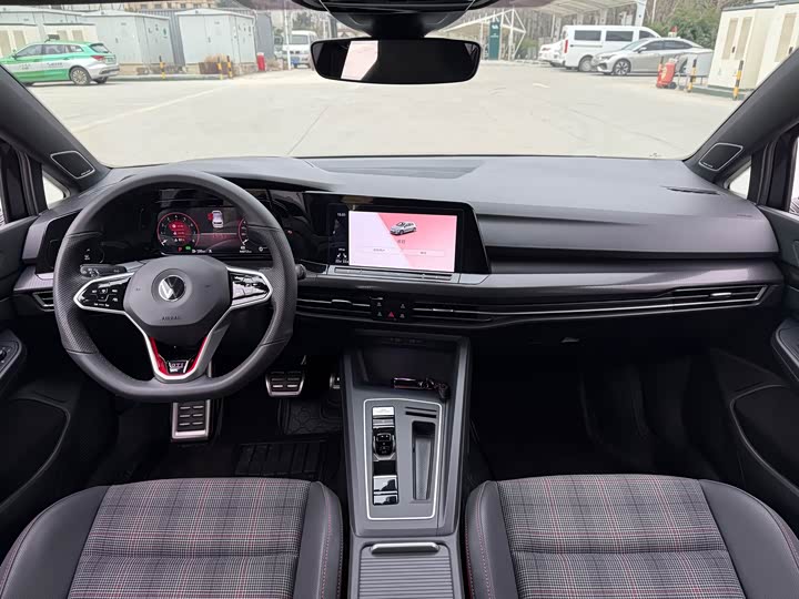 Фото 5 - Volkswagen Golf GTI