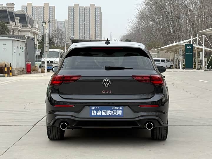 Фото 8 - Volkswagen Golf GTI