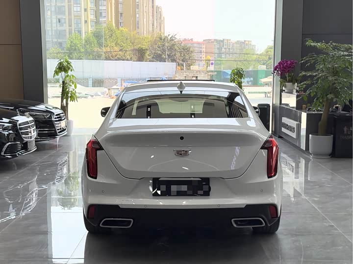 Фото 8 - Cadillac CT4