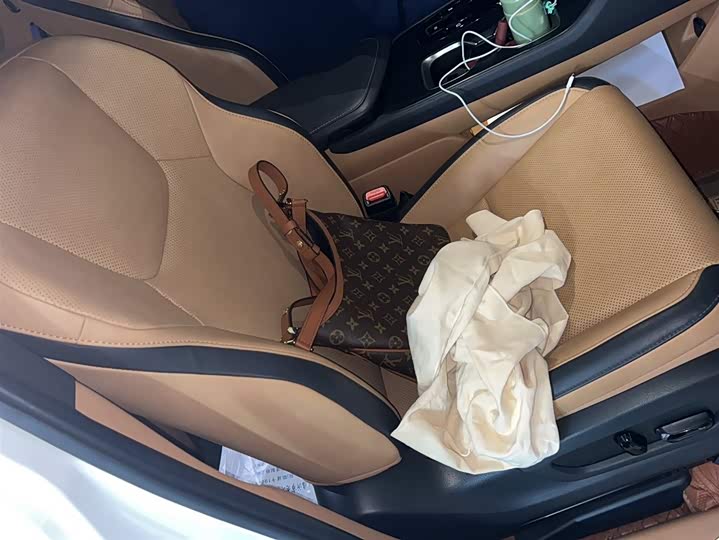 Фото 3 - Lexus RZ