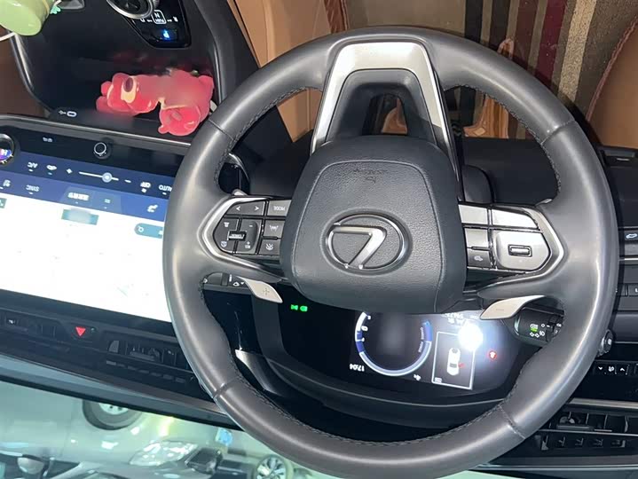 Фото 4 - Lexus RZ