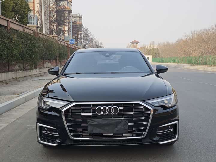 Фото 2 - Audi A6L