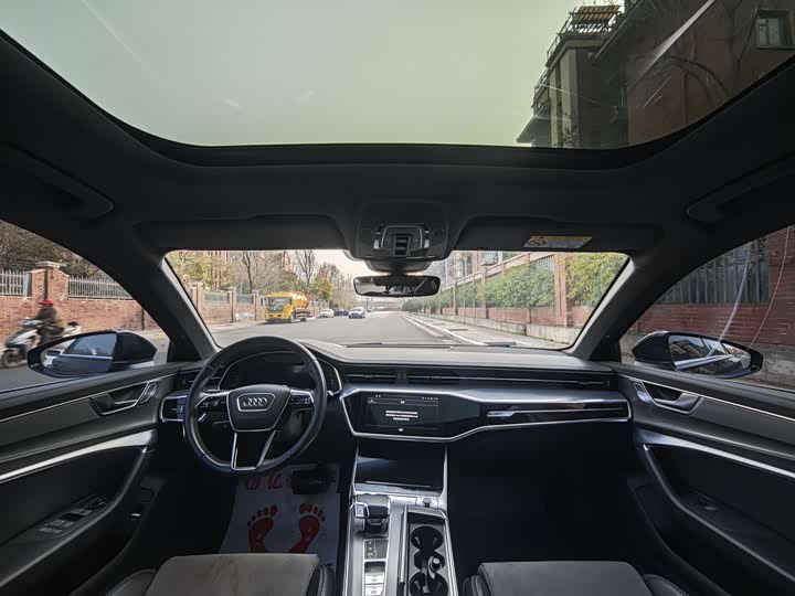 Фото 5 - Audi A6L