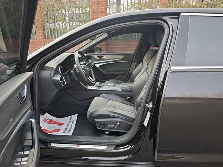 Фото 9 - Audi A6L