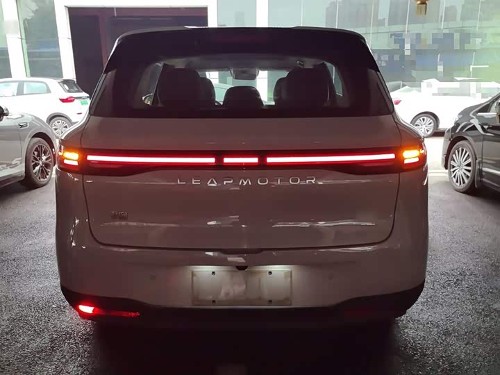 Фото 6 - Leapmotor B10