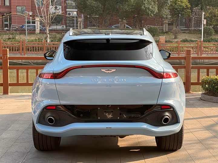 Фото 5 - Aston Martin DBX