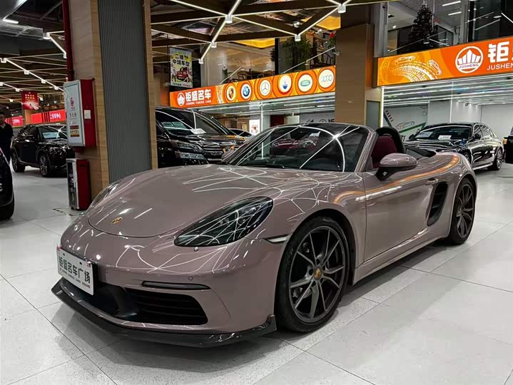 Фото 1 - Porsche 718