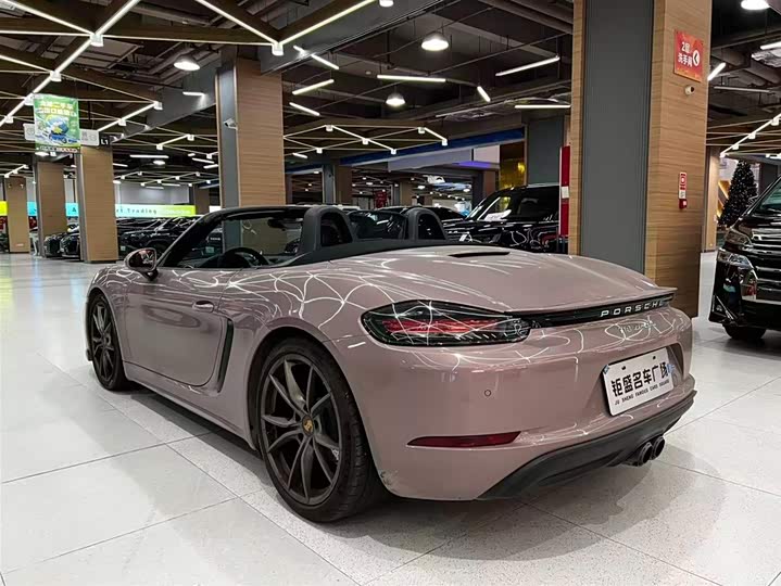 Фото 2 - Porsche 718