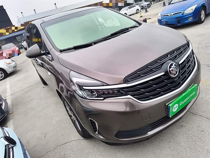 Фото 4 - Buick GL8 ES