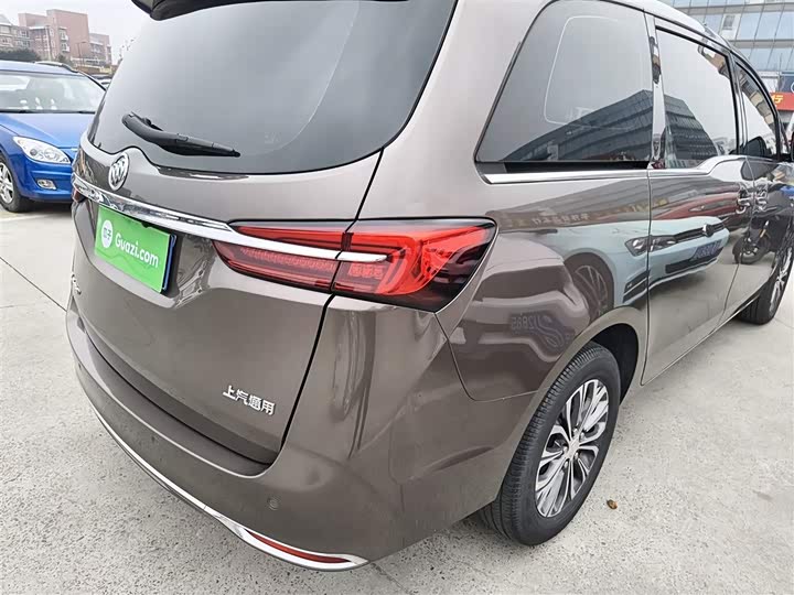 Фото 8 - Buick GL8 ES