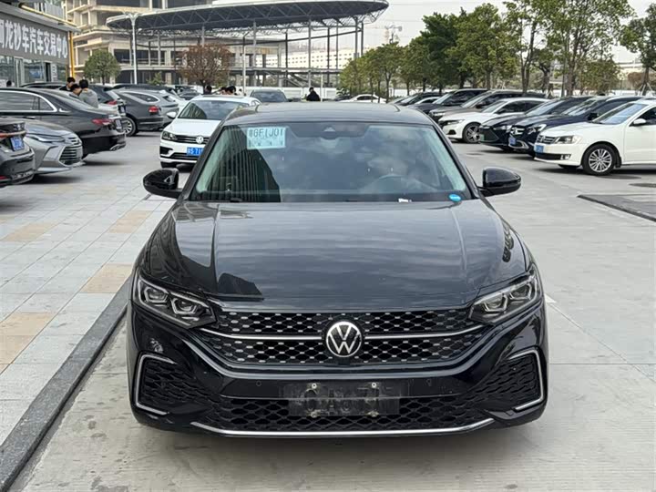 Фото 2 - Volkswagen Passat