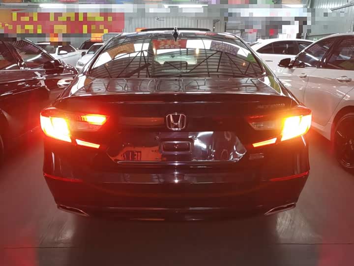 Фото 6 - Honda Accord