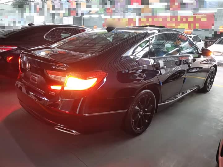 Фото 7 - Honda Accord