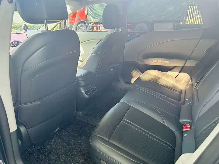 Фото 6 - Zeekr 007