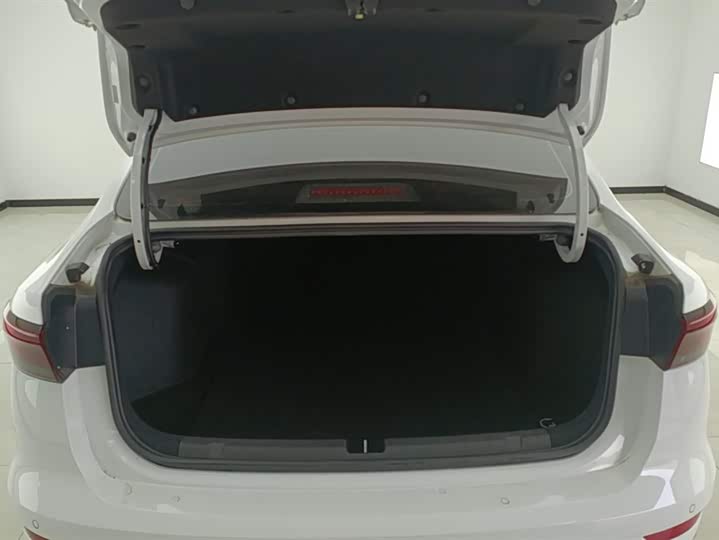 Фото 4 - Geely Emgrand