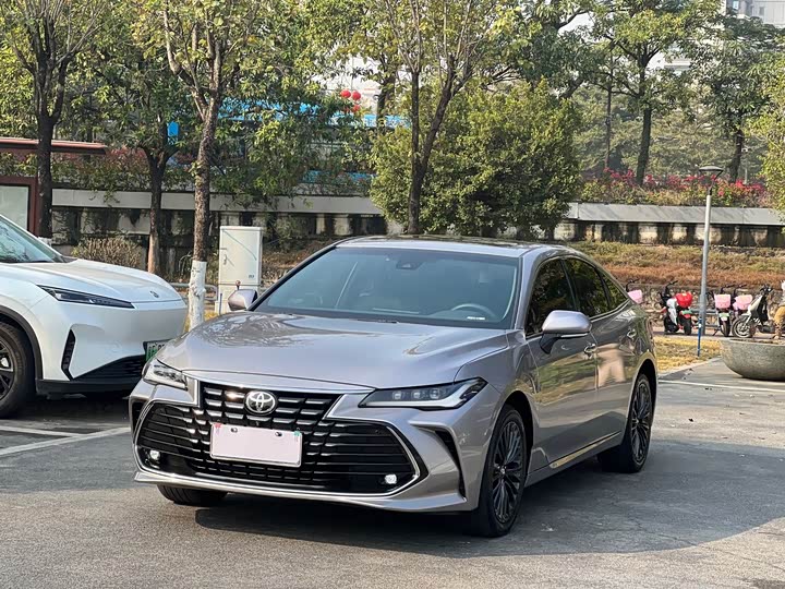 Фото 1 - Toyota Avalon