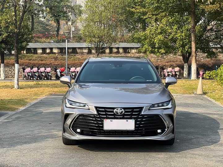 Фото 2 - Toyota Avalon