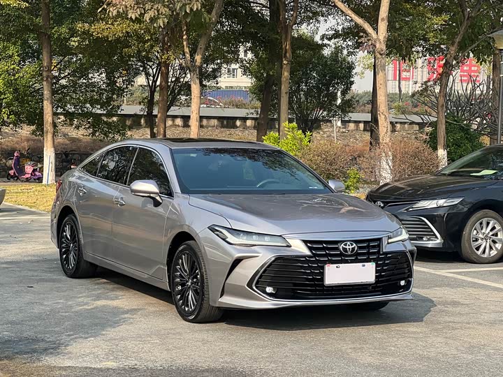 Фото 3 - Toyota Avalon